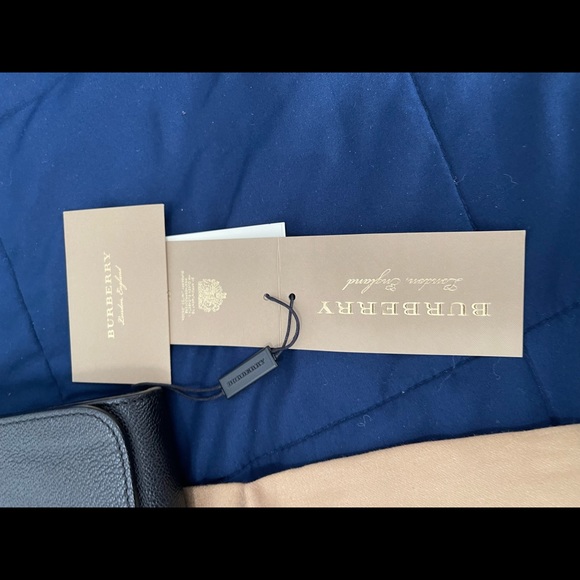 Burberry small Loxley crossbody - Picture 11 of 12